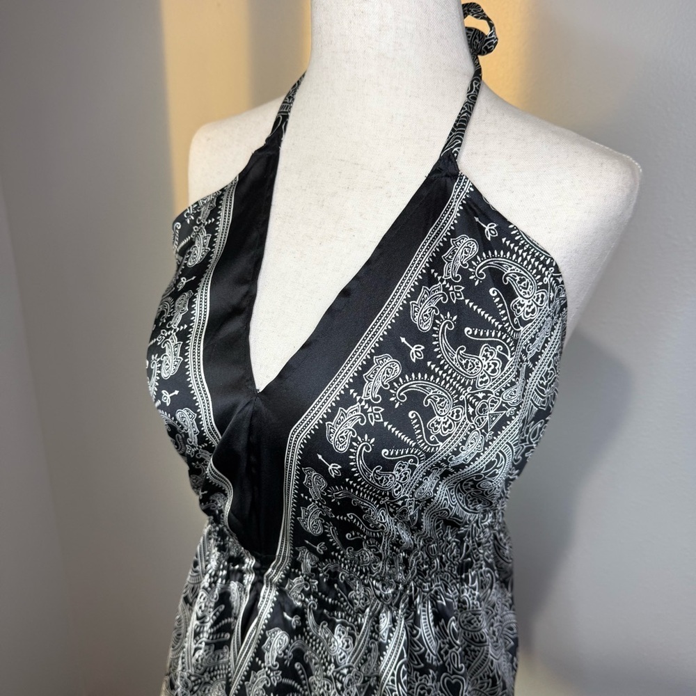 Forever Black & White Paisley Halter – Size Small - Picture 2 of 6